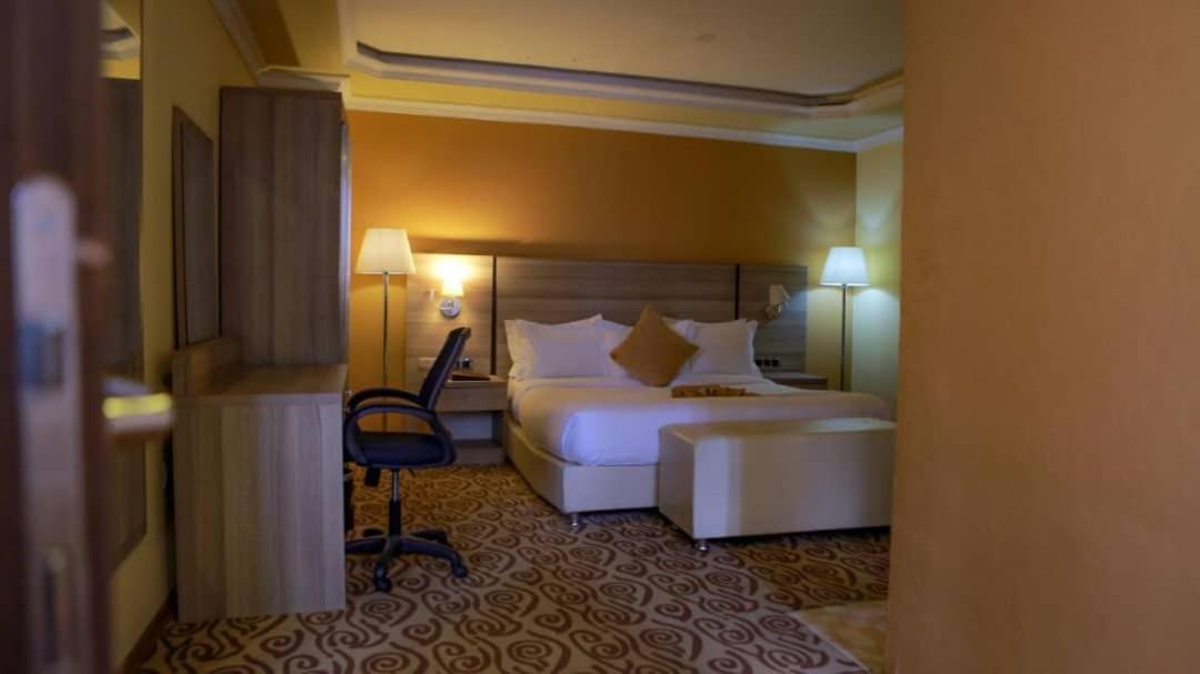 Holiday Hotel Addis Ababa Exterior photo